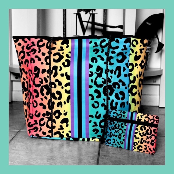 Handbags - ❗️NEW❗️Vibrant Color Tote